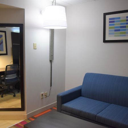 Holiday Inn Express Philadelphia Ne-Bensalem By Ihg Eksteriør bilde