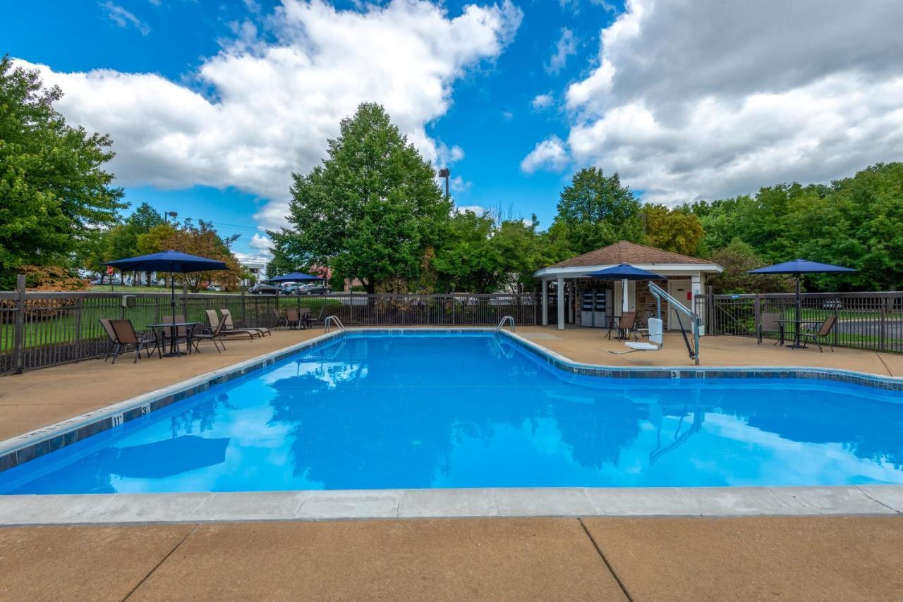 Holiday Inn Express Philadelphia Ne-Bensalem By Ihg Eksteriør bilde
